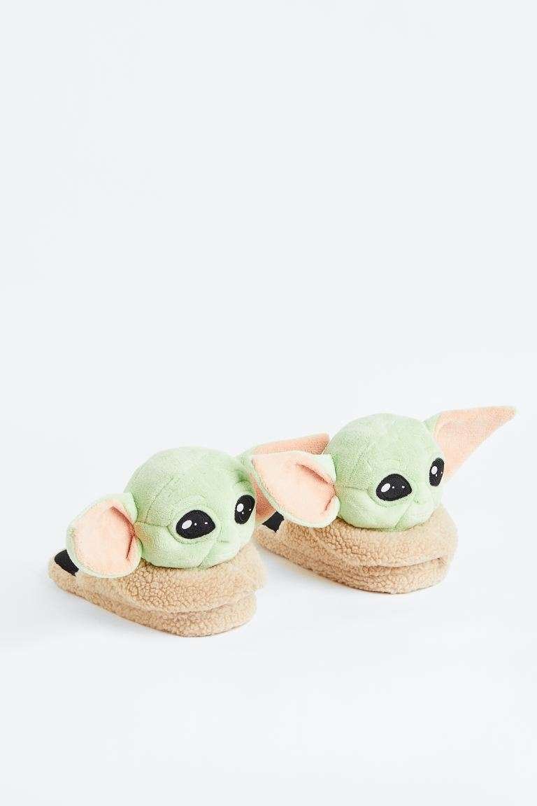 hmgoepprod H&M - Light green/The Mandalorian Soft Slippers (Adult Size) - Image 1