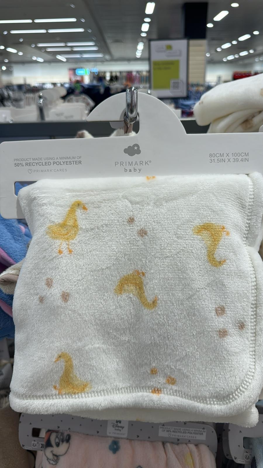 49011775-8eb8-4e5c-b300-a54573b99e2c Primark - Fleece blanket - Image 1