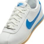 NIKE - Kids Nike Cortez Gumsole (Sail/Light Photo Blue) - Image 3